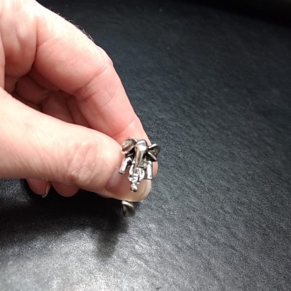 Jewelry - *Sale* Silver tone elephant ring